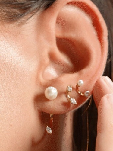 Micro piercing dots stud